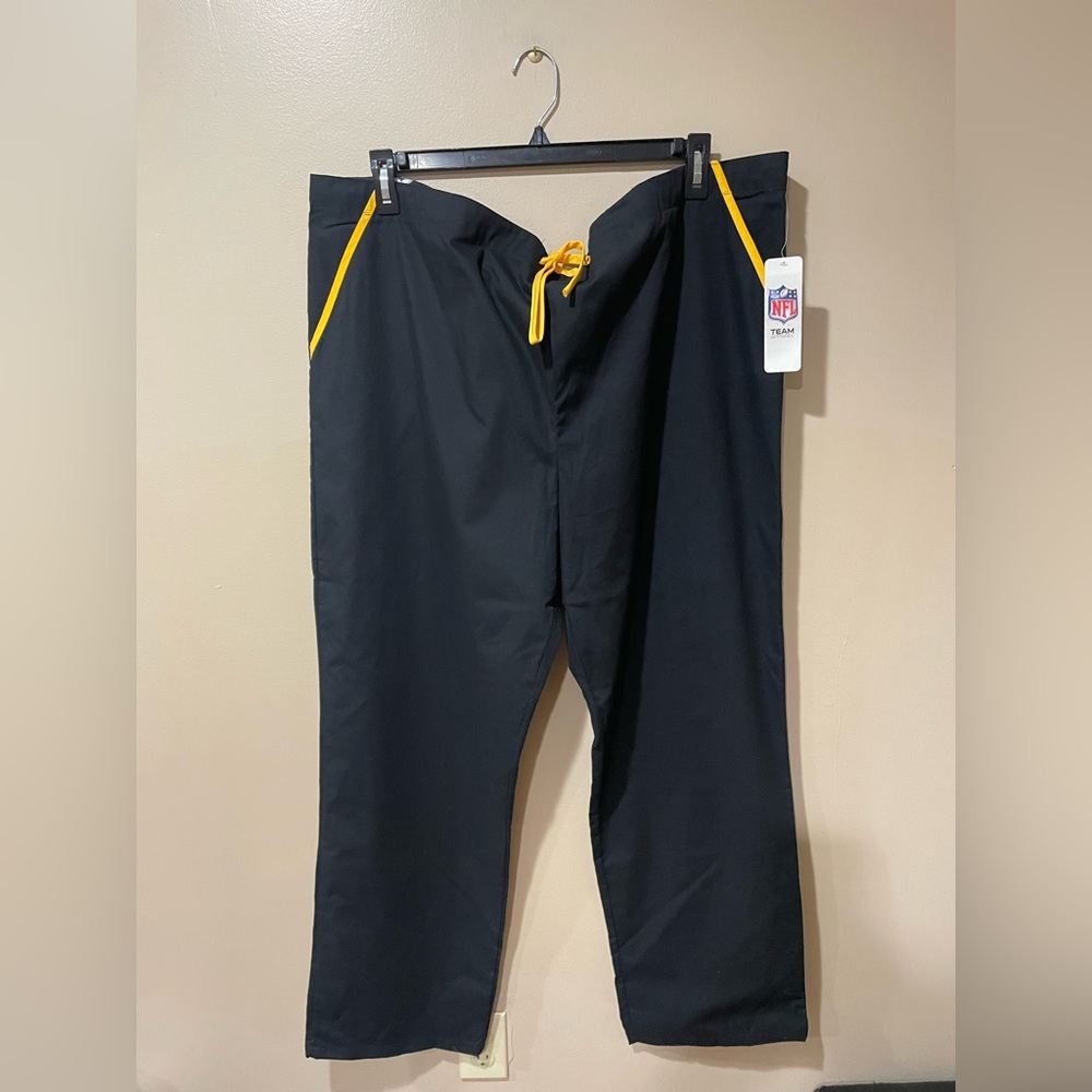 NFL Team Apparel Women’s Steelers Scrub Pants